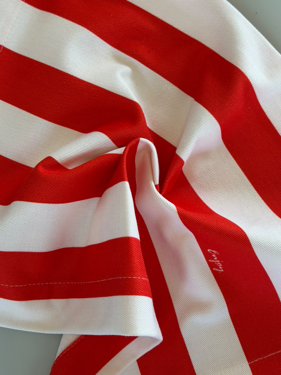 Americano "Listras" Branco & Vermelho